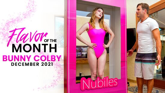 Молодая сестра решила подарить свою сочную киску сводному брату и побаловать его жарким минетом